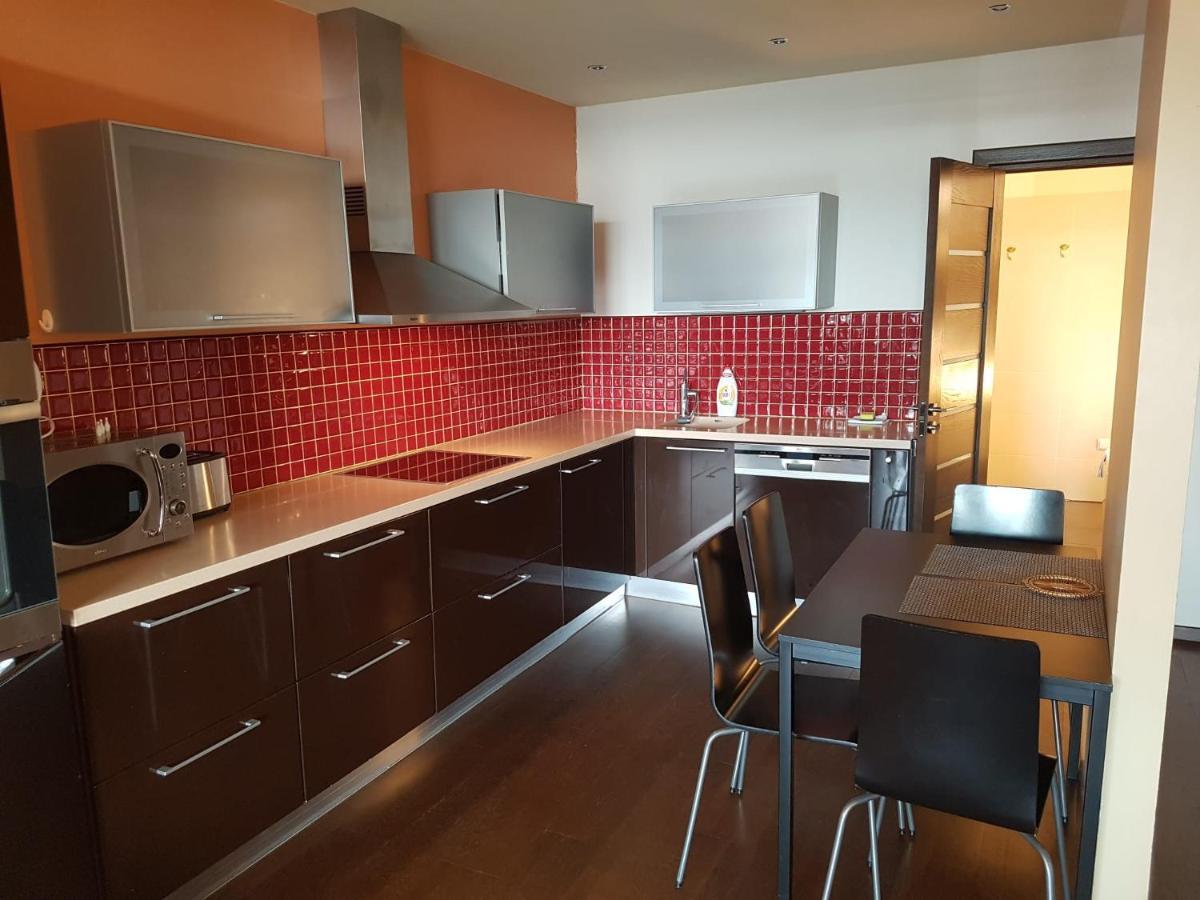 Apartament Gyneju 14 *